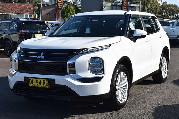 2024 Mitsubishi Outlander ES ZM