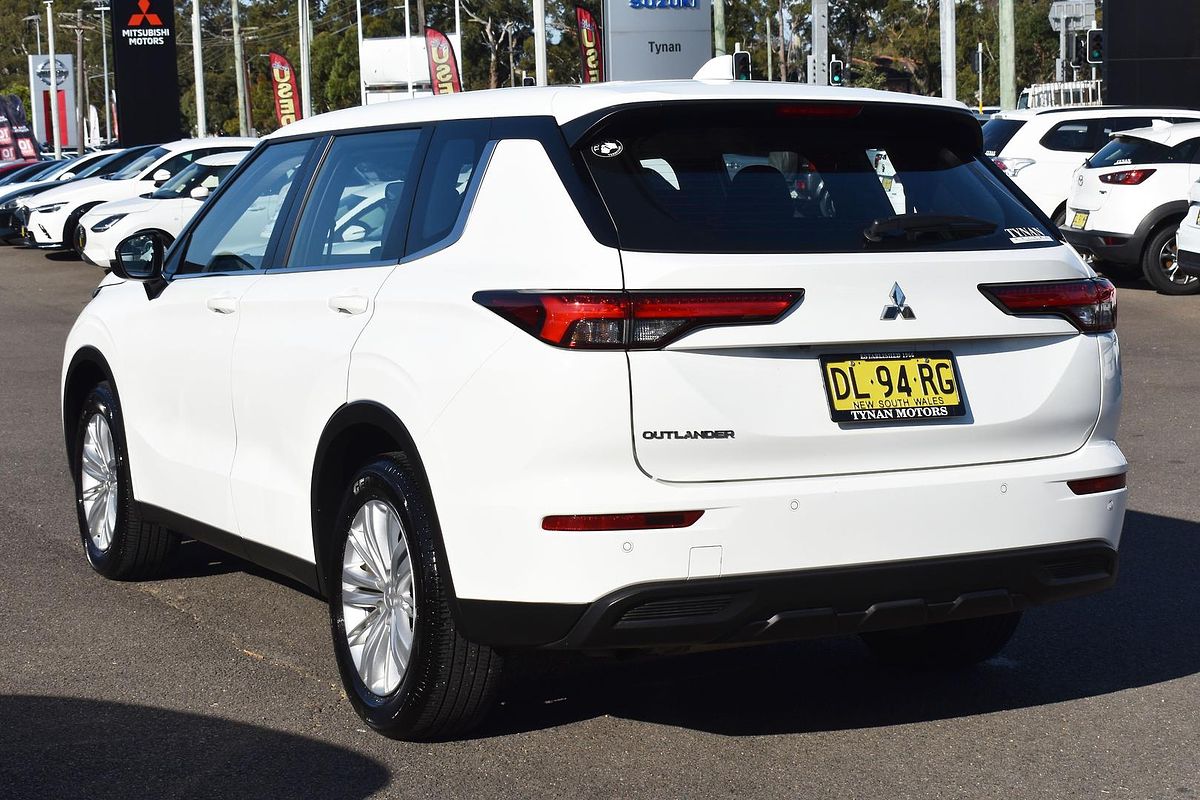 2024 Mitsubishi Outlander ES ZM