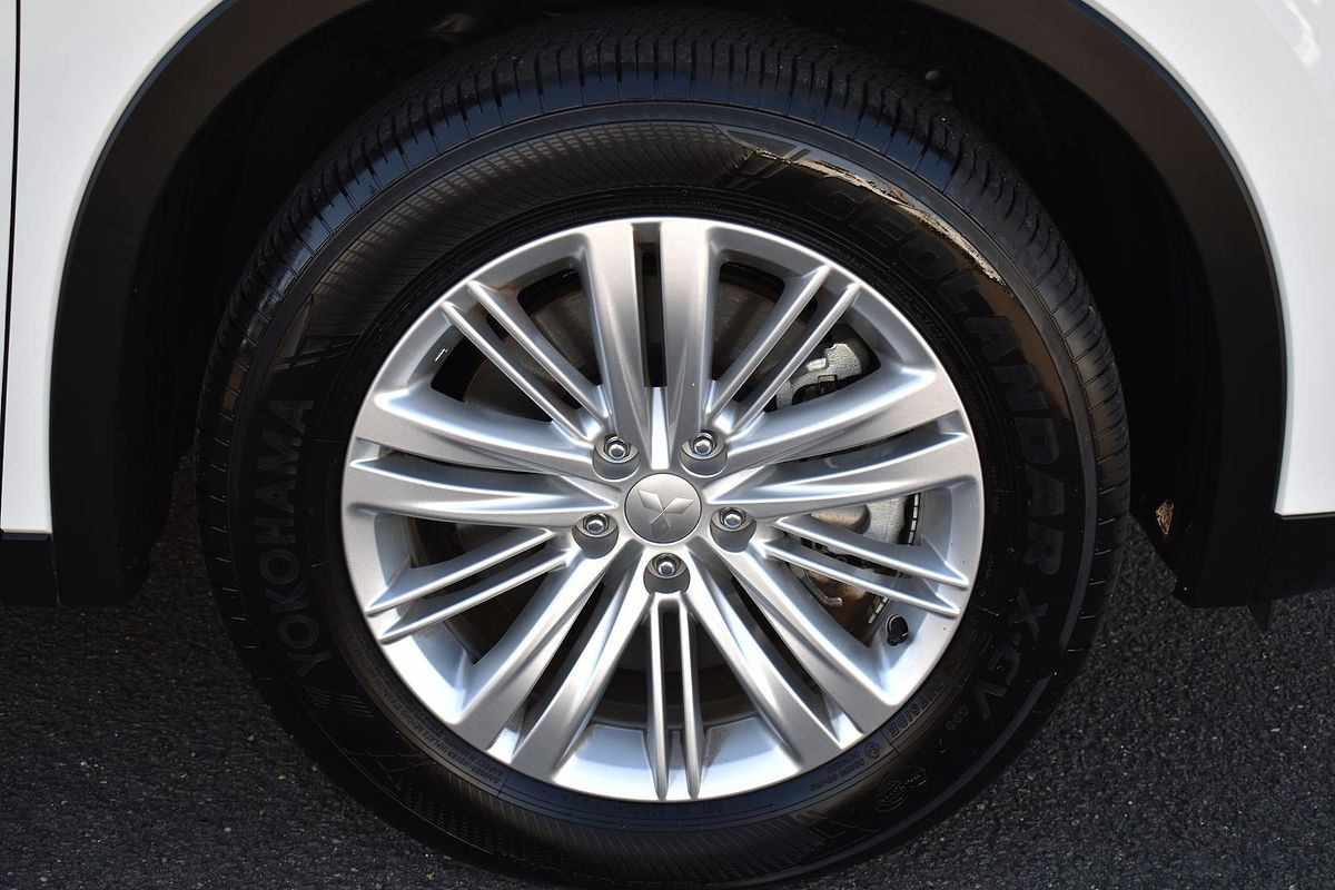 2024 Mitsubishi Outlander ES ZM