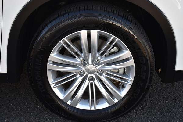 2024 Mitsubishi Outlander ES ZM