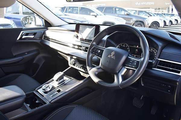 2024 Mitsubishi Outlander ES ZM