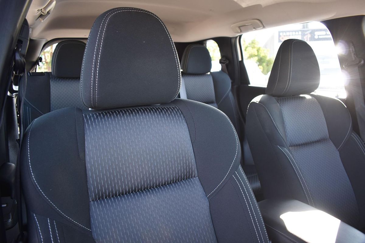 2024 Mitsubishi Outlander ES ZM