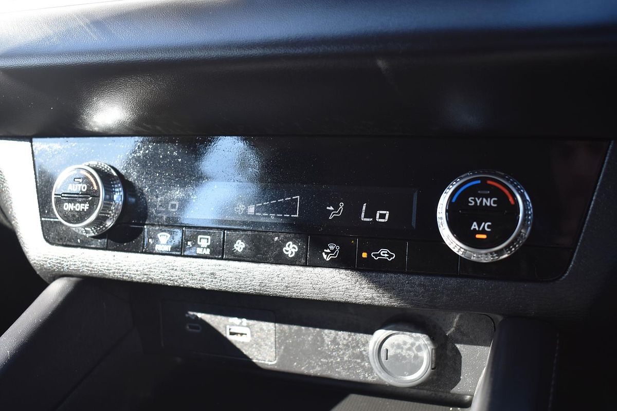 2024 Mitsubishi Outlander ES ZM