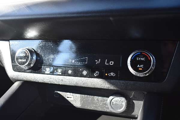 2024 Mitsubishi Outlander ES ZM