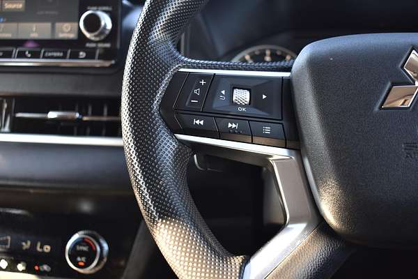 2024 Mitsubishi Outlander ES ZM