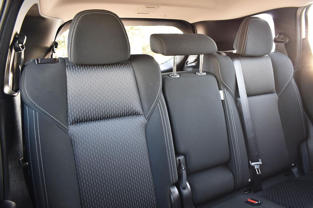 2024 Mitsubishi Outlander ES ZM