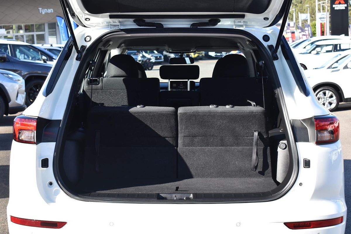 2024 Mitsubishi Outlander ES ZM