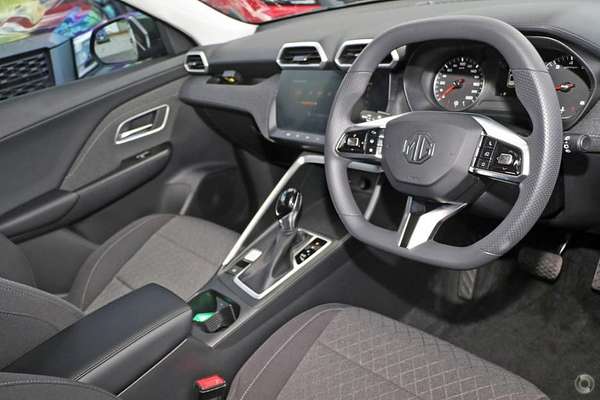 2025 MG ZS