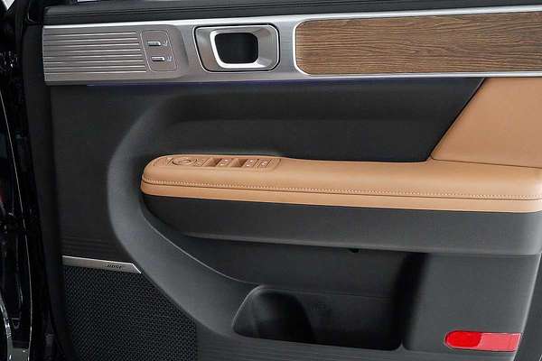 2025 Hyundai Santa Fe Calligraphy MX5.V2