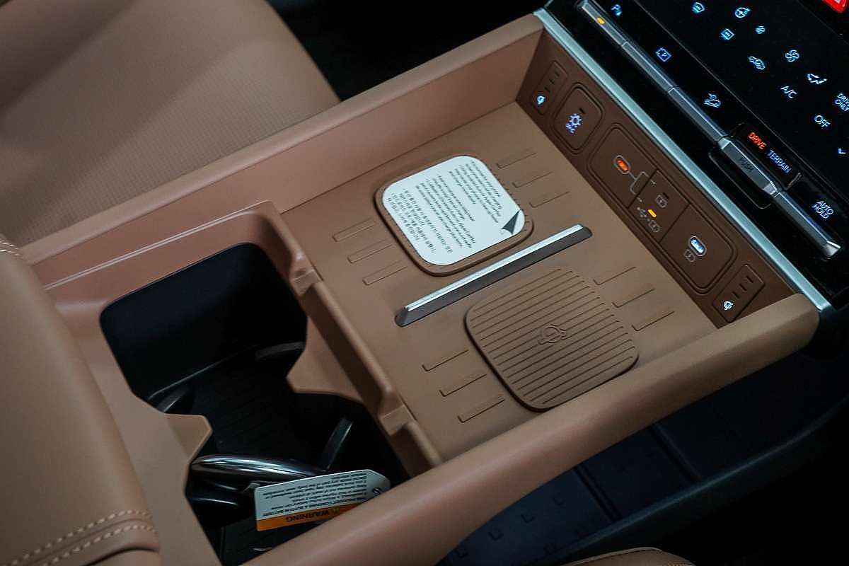 2025 Hyundai Santa Fe Calligraphy MX5.V2