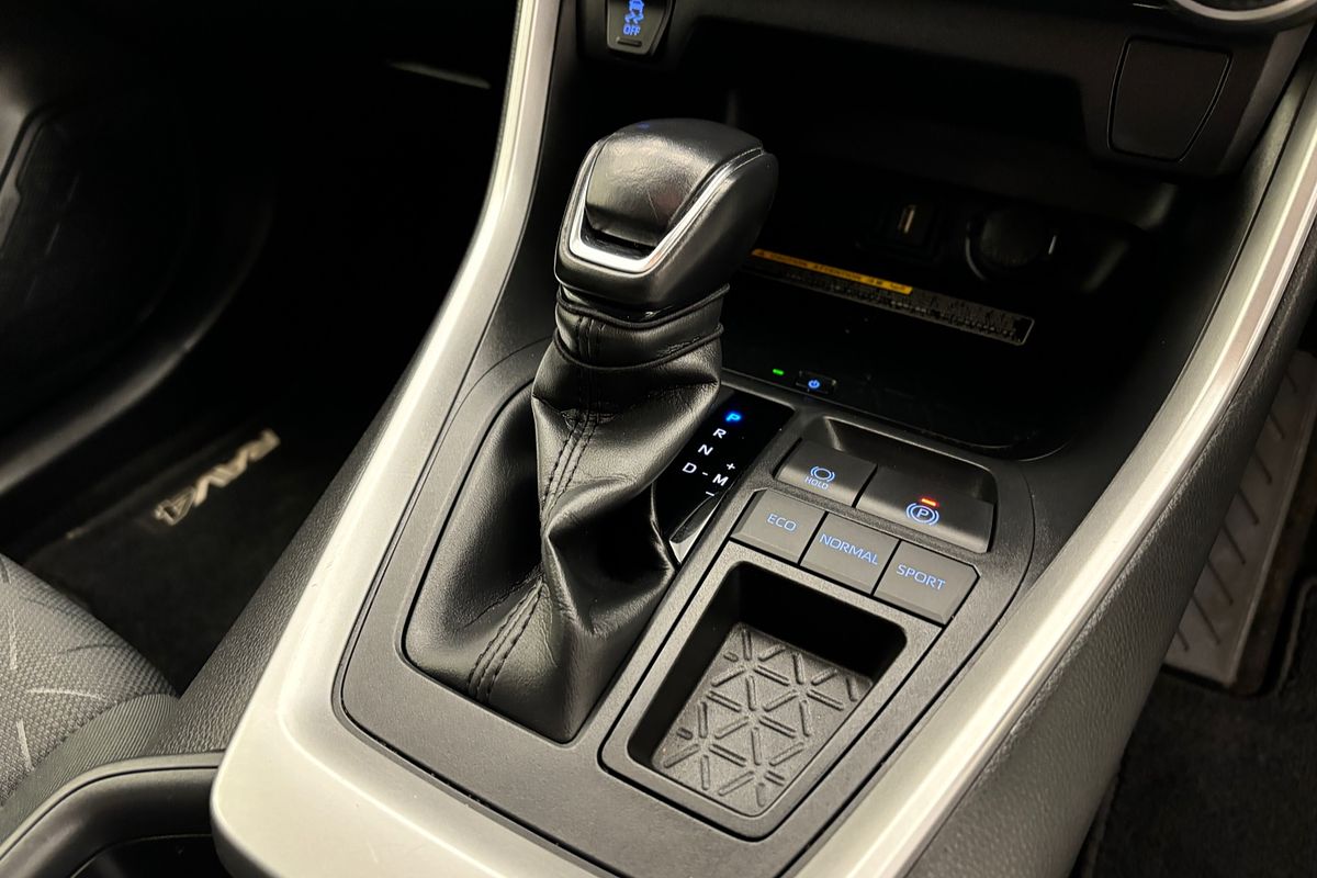 2021 Toyota RAV4 GXL MXAA52R