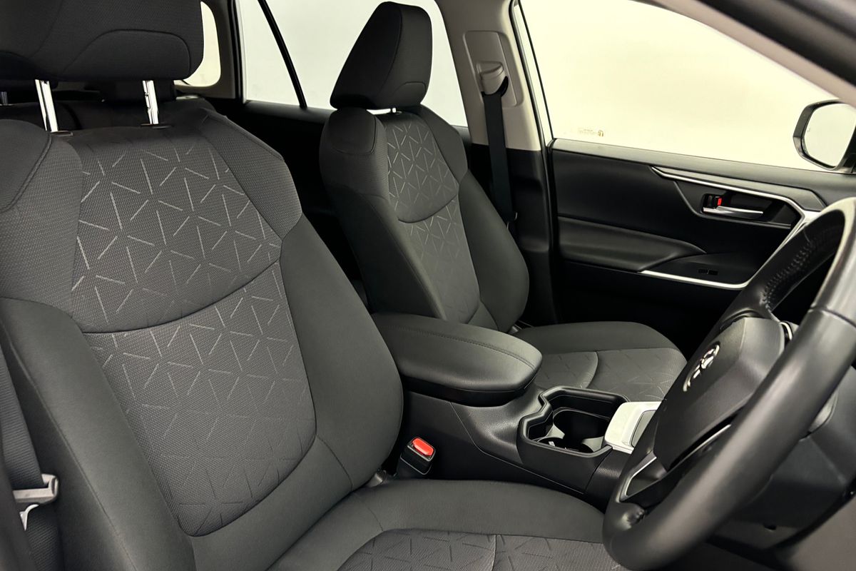 2021 Toyota RAV4 GXL MXAA52R