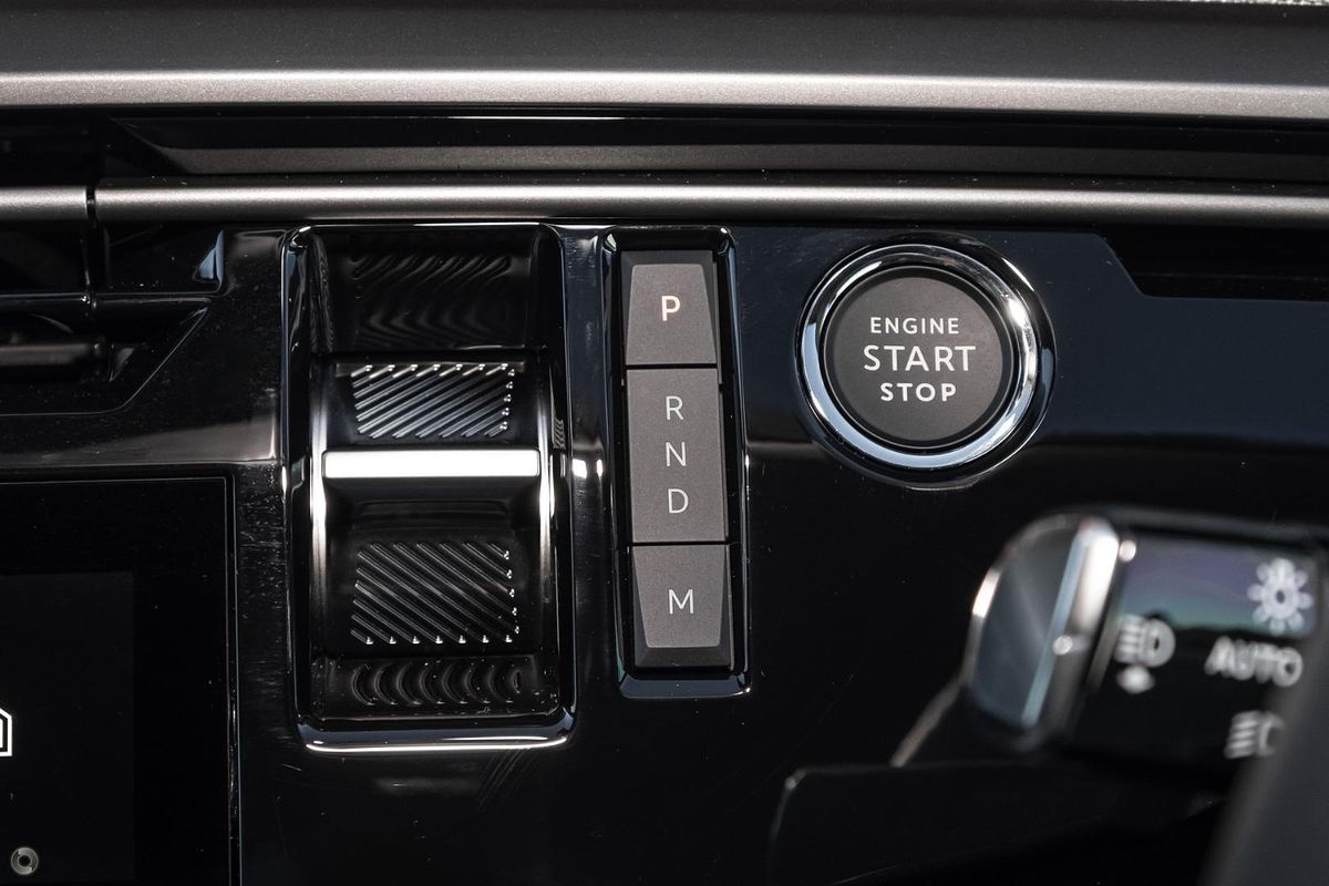 2025 Peugeot 5008 GT Premium Hybrid P74