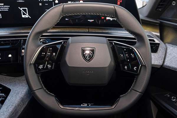 2025 Peugeot 5008 GT Premium Hybrid P74