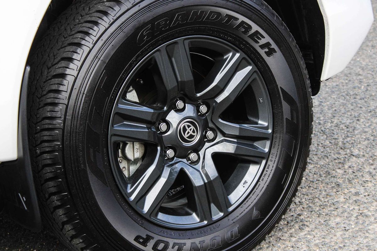 2024 Toyota Hilux SR 48V GUN126R 4X4