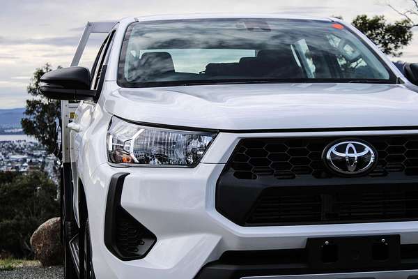 2024 Toyota Hilux SR 48V GUN126R 4X4