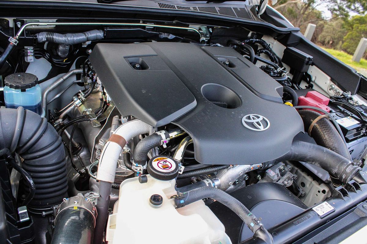 2024 Toyota Hilux SR 48V GUN126R 4X4