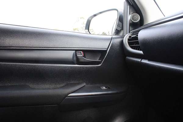 2024 Toyota Hilux SR 48V GUN126R 4X4