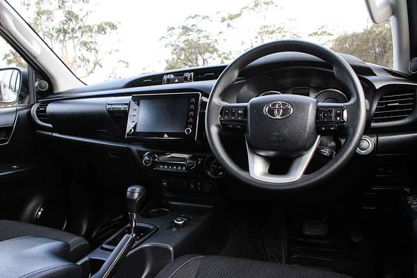 2024 Toyota Hilux SR 48V GUN126R 4X4