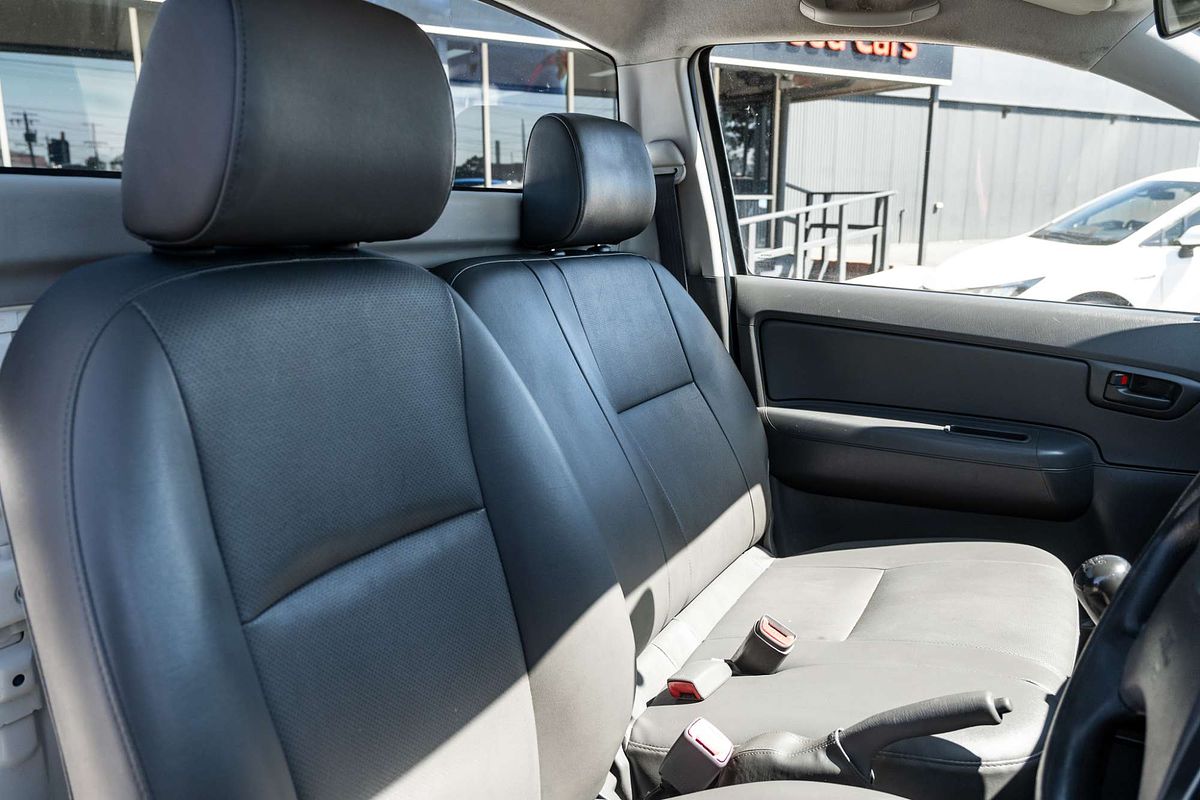 2013 Toyota Hilux Workmate TGN16R Rear Wheel Drive