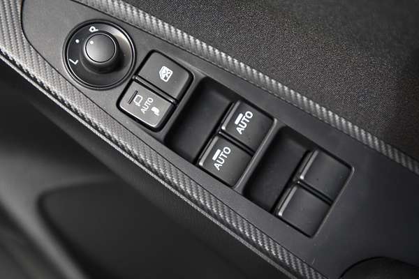 2025 Mazda 2 G15 Evolve DJ Series