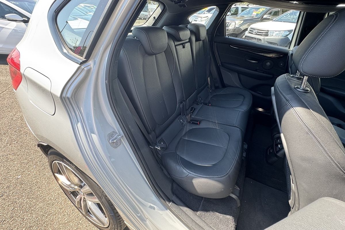 2016 BMW 220i Active Tourer M Sport F45 MY17