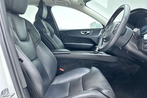 2019 Volvo XC60 D4 Momentum