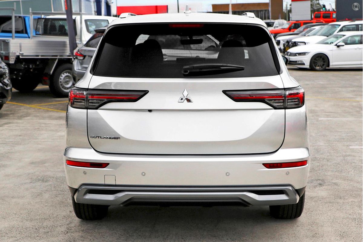 2025 Mitsubishi Outlander LS ZM