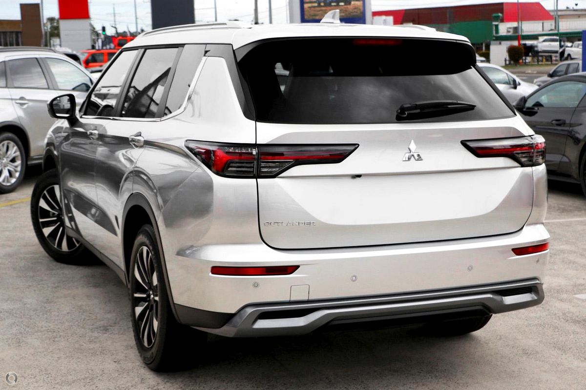 2025 Mitsubishi Outlander LS ZM