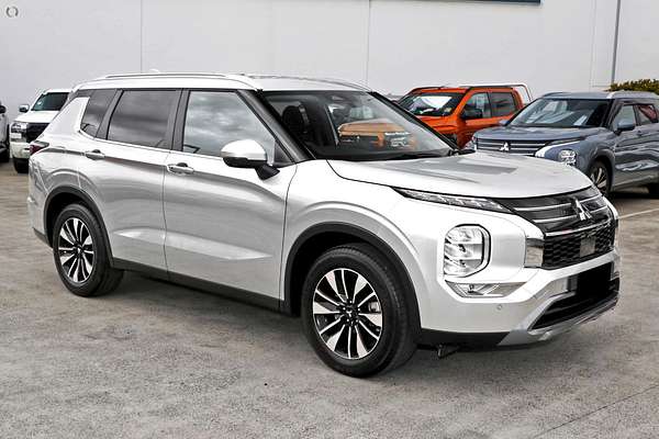2025 Mitsubishi Outlander LS ZM