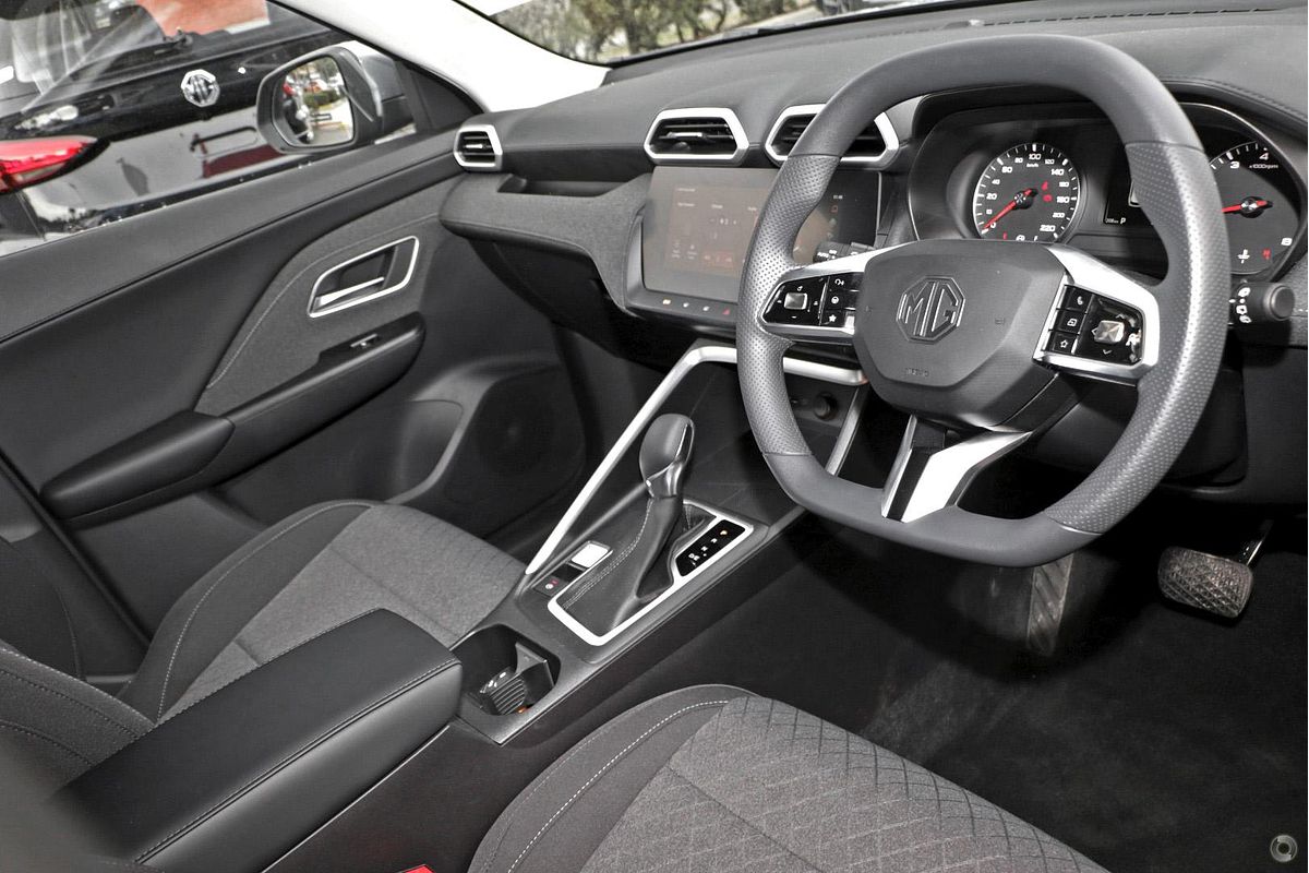 2025 MG ZS