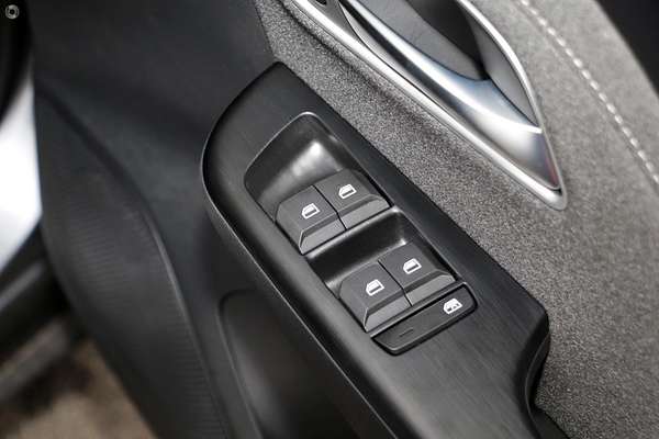 2025 MG ZS