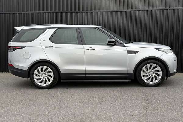 2019 Land Rover Discovery SD6 SE Series 5