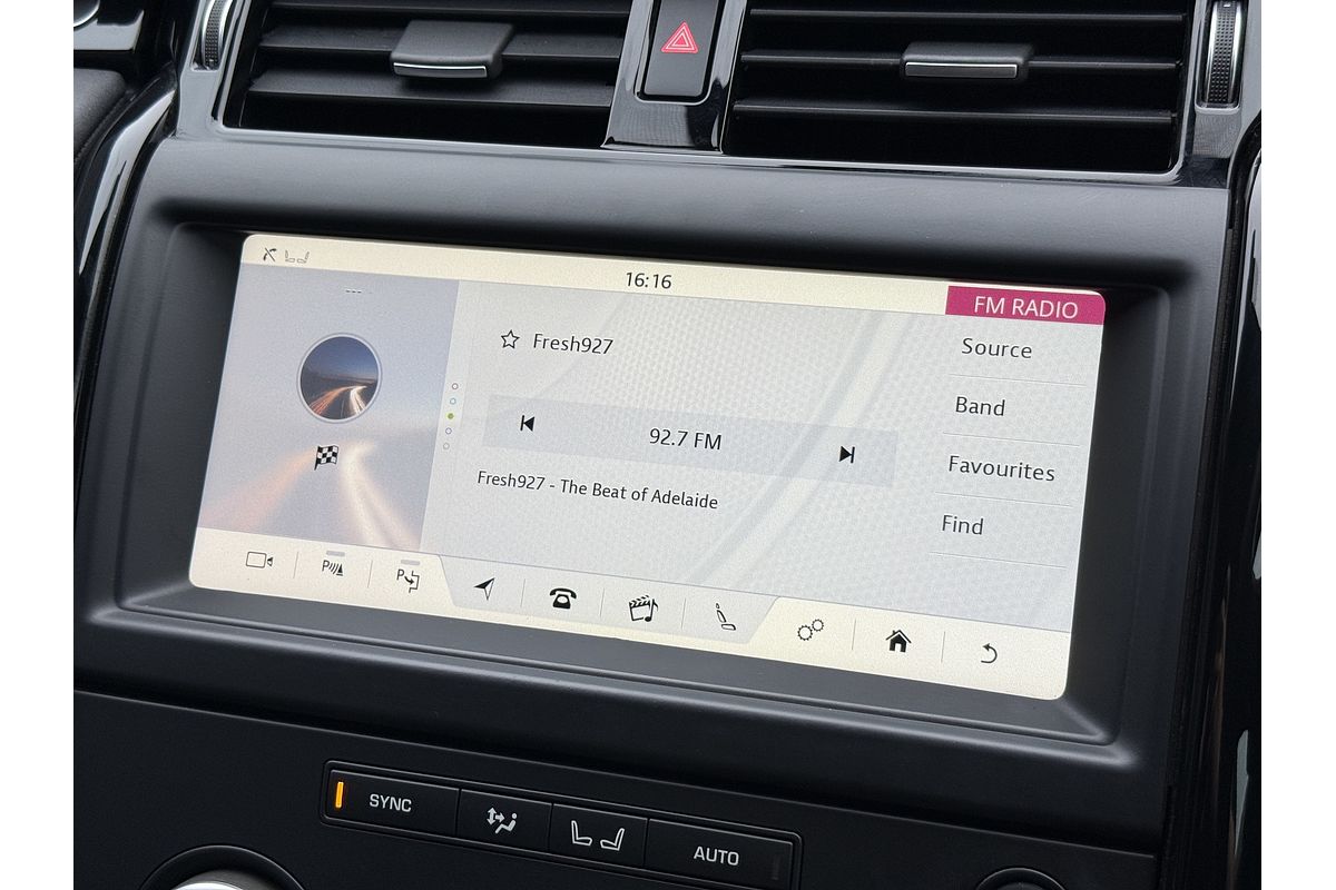 2019 Land Rover Discovery SD6 SE Series 5