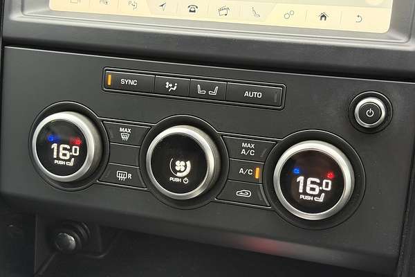 2019 Land Rover Discovery SD6 SE Series 5