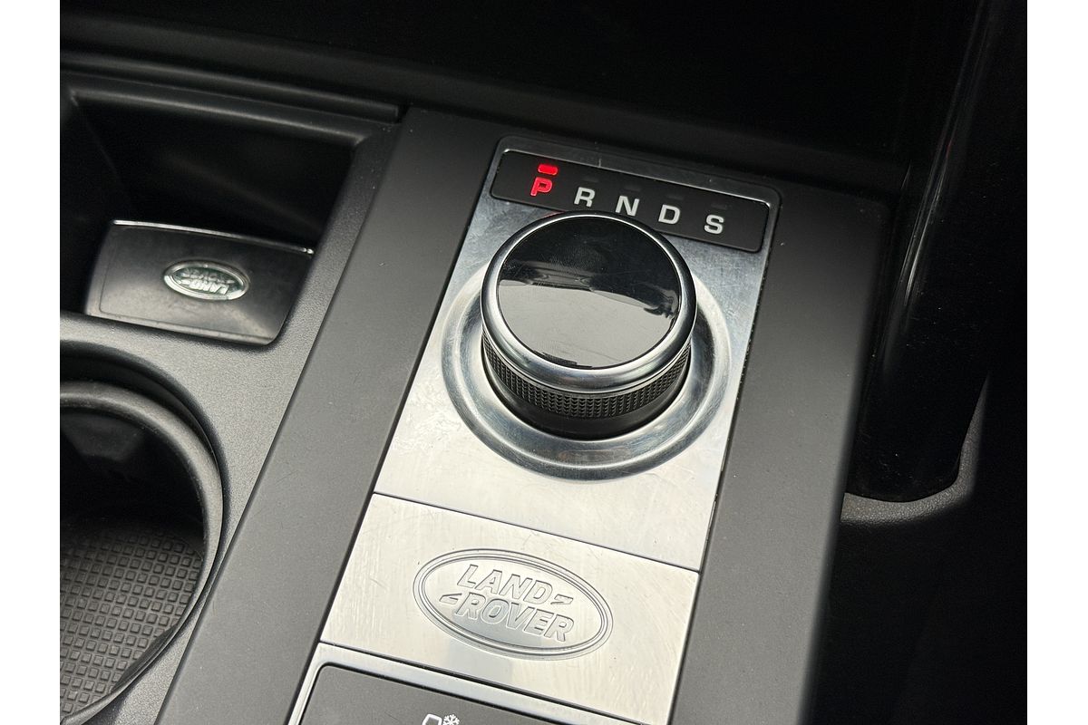 2019 Land Rover Discovery SD6 SE Series 5