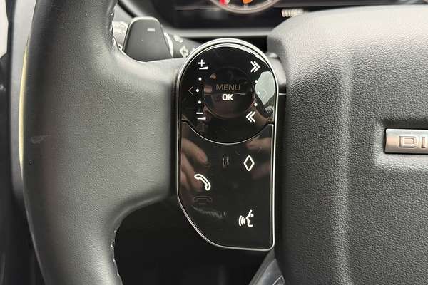 2019 Land Rover Discovery SD6 SE Series 5