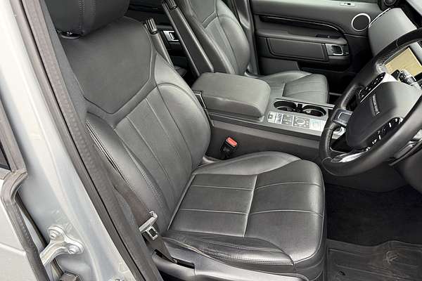 2019 Land Rover Discovery SD6 SE Series 5