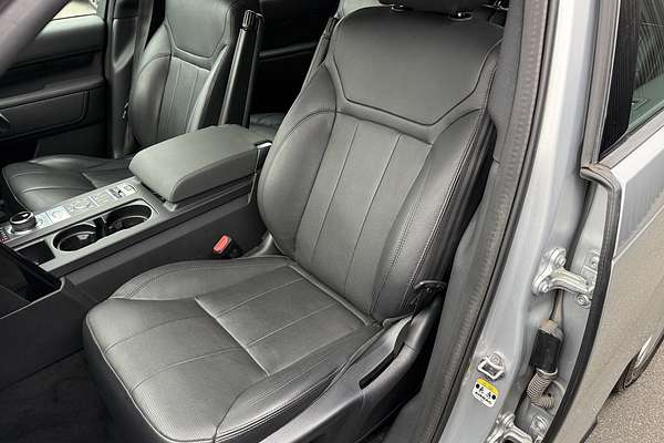 2019 Land Rover Discovery SD6 SE Series 5