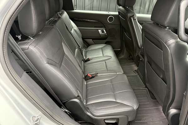 2019 Land Rover Discovery SD6 SE Series 5