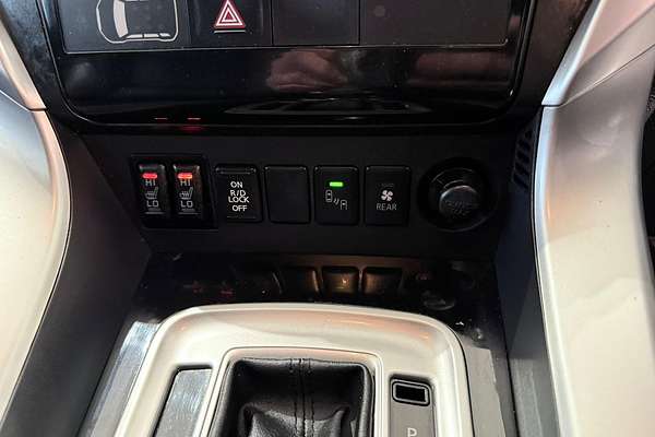 2016 Mitsubishi Pajero Sport Exceed QE