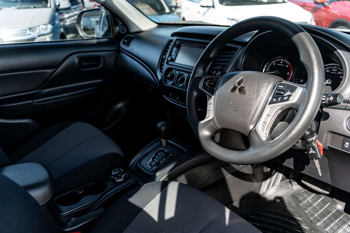 2019 Mitsubishi Triton GLX MR 4X4