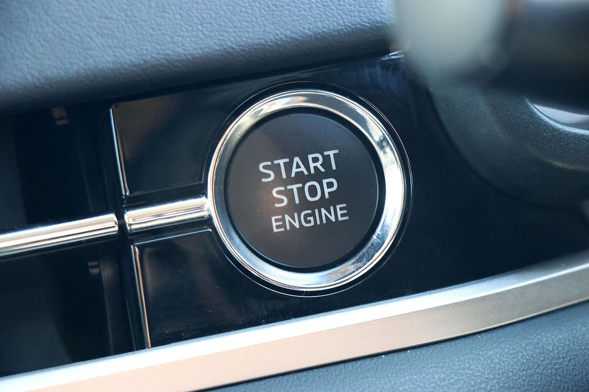 2024 Mitsubishi Outlander LS ZM