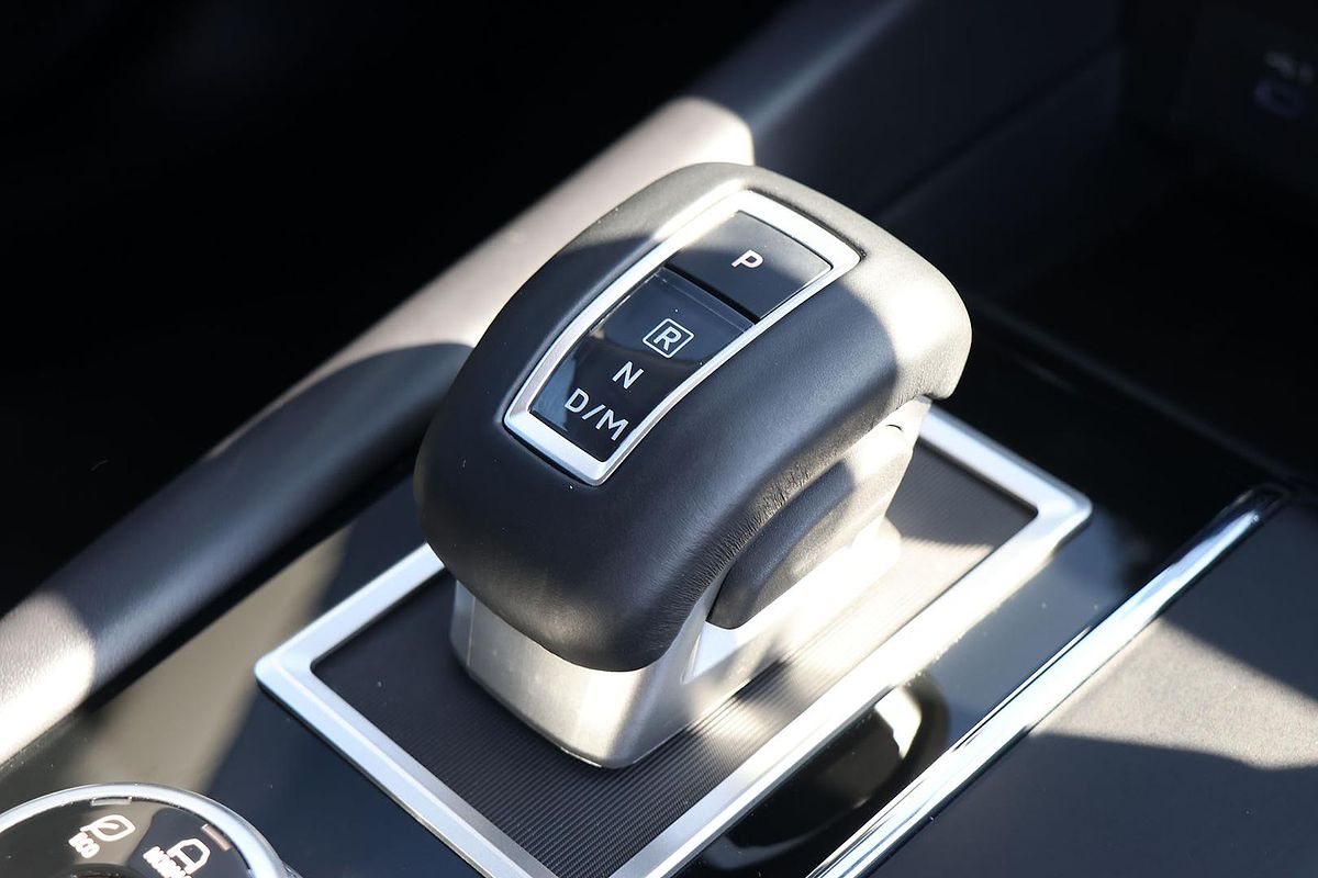 2024 Mitsubishi Outlander LS ZM