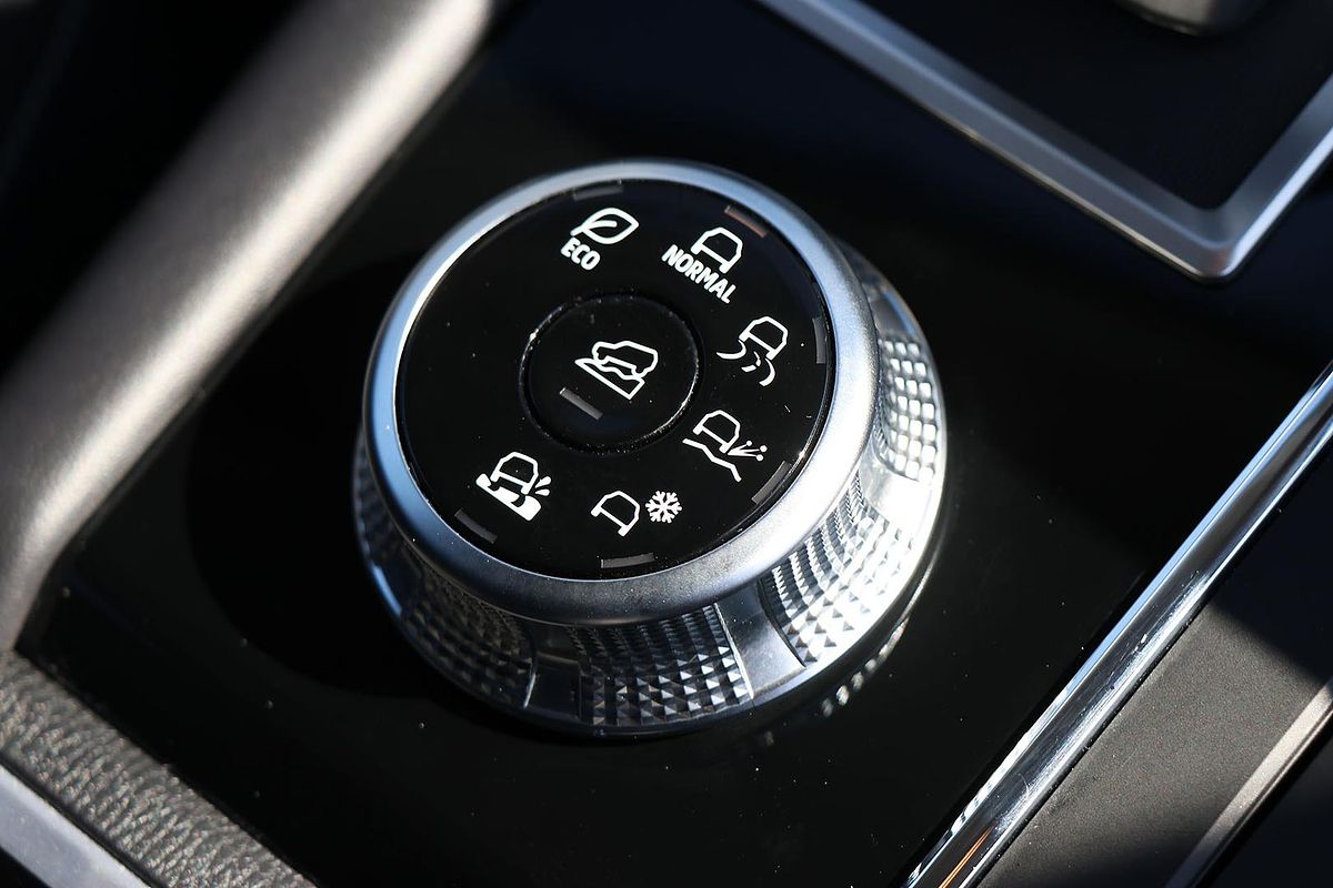 2024 Mitsubishi Outlander LS ZM