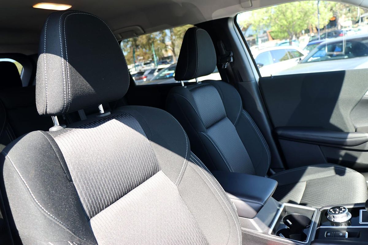 2024 Mitsubishi Outlander LS ZM