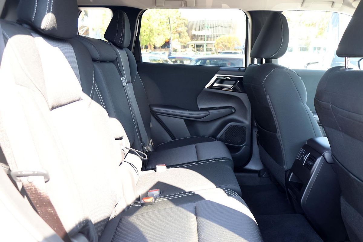 2024 Mitsubishi Outlander LS ZM