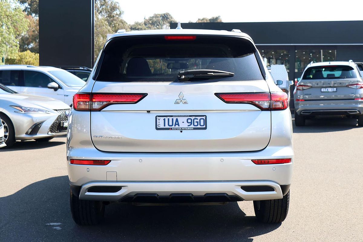 2024 Mitsubishi Outlander LS ZM