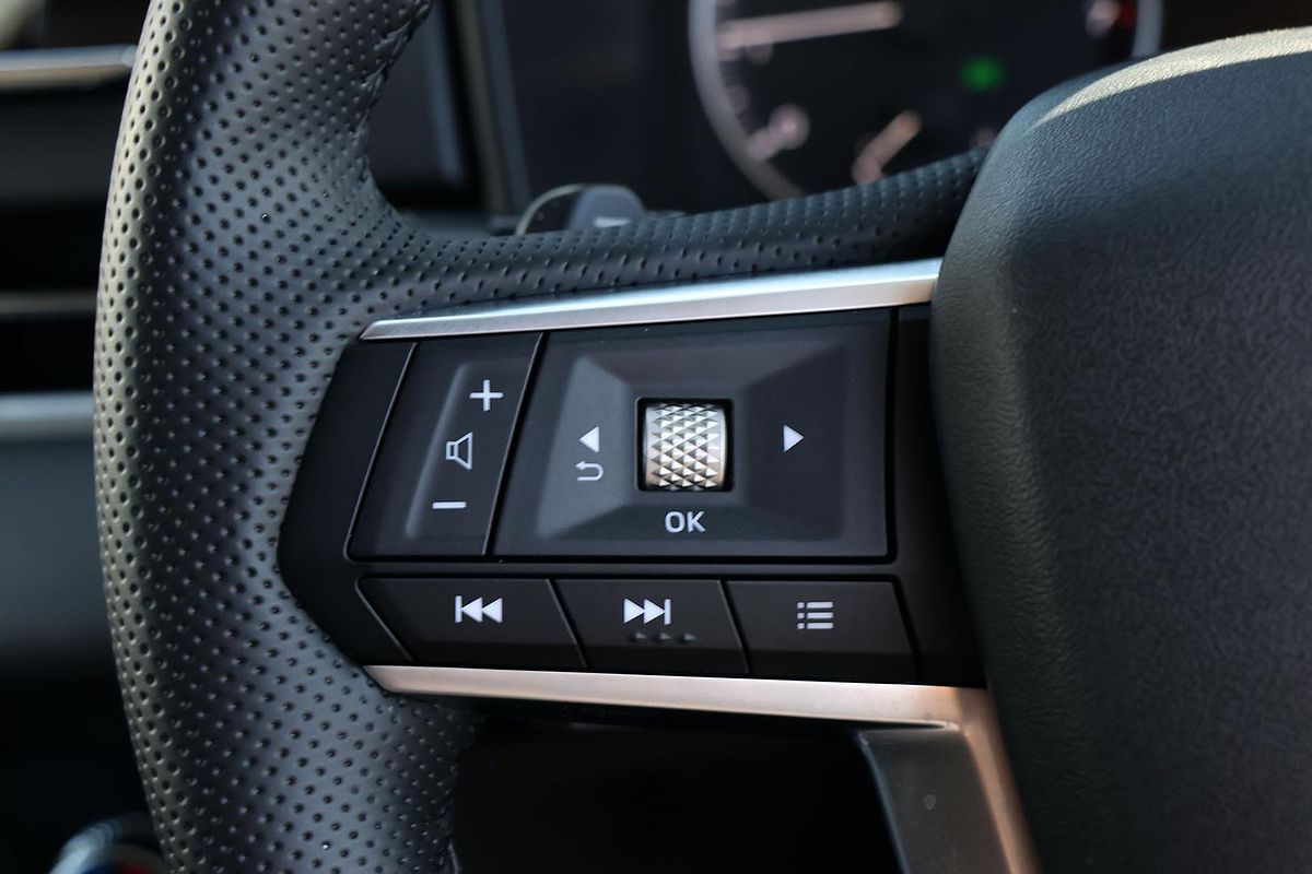 2024 Mitsubishi Outlander LS ZM