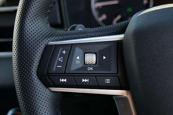 2024 Mitsubishi Outlander LS ZM